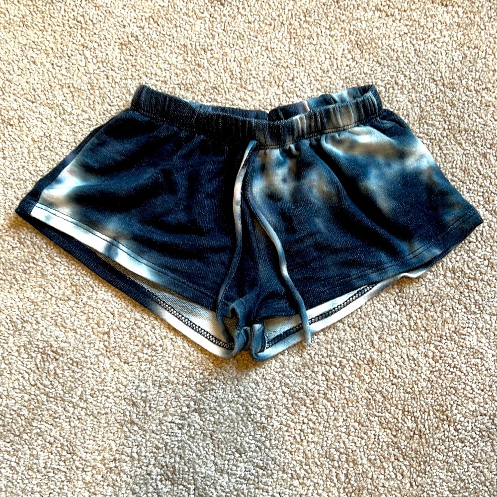 Chic 2 Chic dark blue and white tie dye shorts - EUC